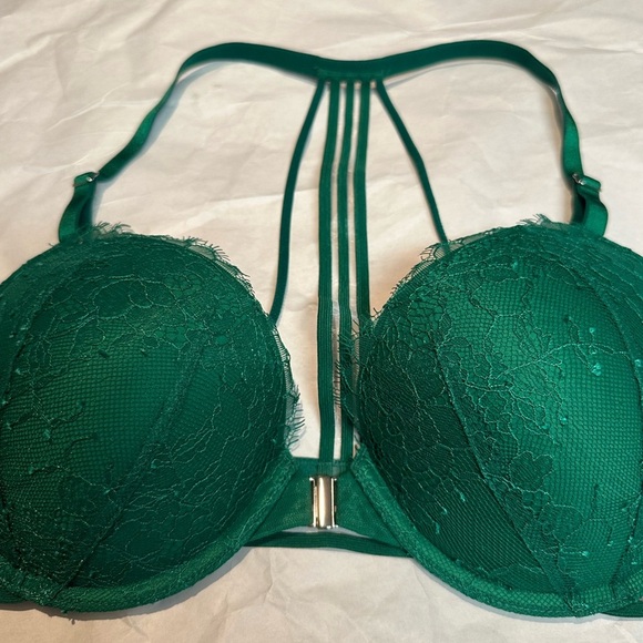 Victoria's Secret Emerald Green Push-Up Bra with Decorative Charm - Picture 9 of 9